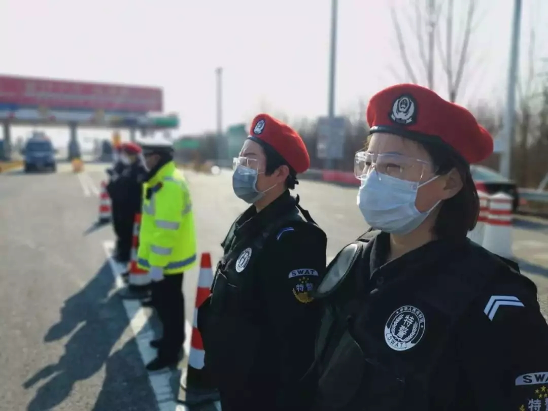 右一 李晓美.jpg