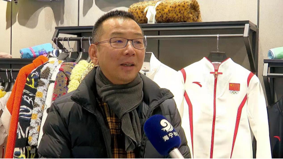 蒋岳贤接受媒体采访.png